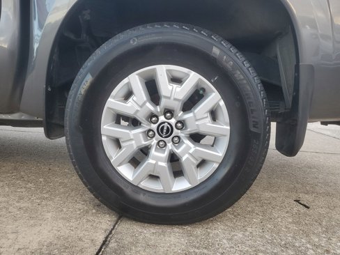 Used 2022 Nissan Frontier SV image 7