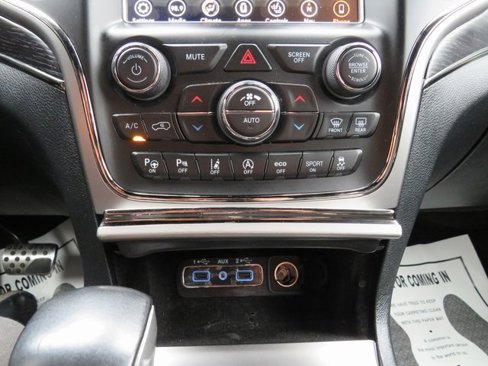Used 2018 Jeep Grand Cherokee High Altitude image 17