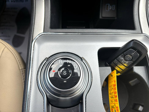 Used 2021 Ford Edge SEL w/ Convenience Package image 16