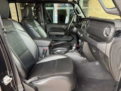 Used 2020 Jeep Gladiator Overland image 26
