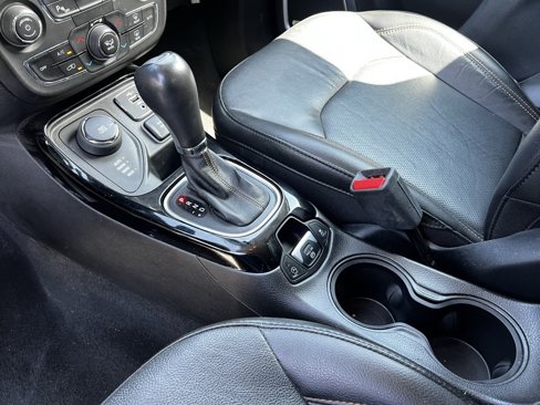 Used 2021 Jeep Compass Limited w/ Sun and Sound Group image 23