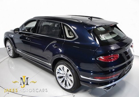 Used 2023 Bentley Bentayga Extended Wheelbase image 7
