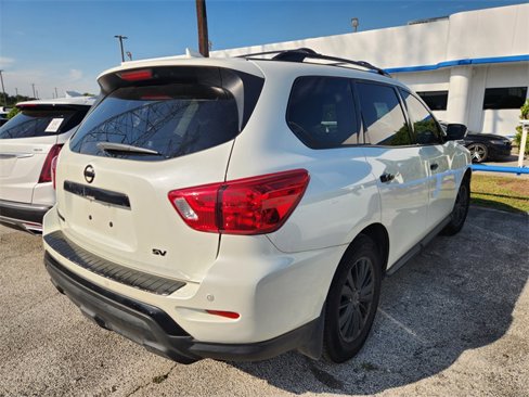 Used 2020 Nissan Pathfinder SV image 5