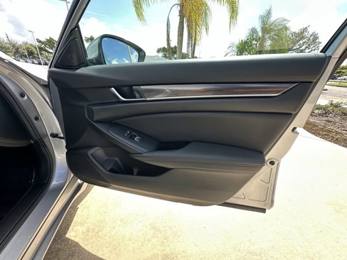 Used 2020 Honda Accord Sport image 29