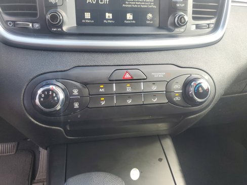 Used 2020 Kia Sorento LX image 20