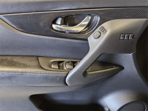 Used 2018 Nissan Rogue SL image 31