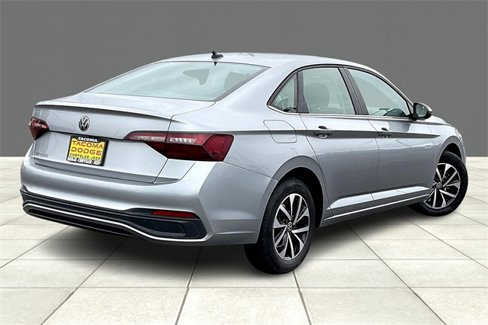 Used 2024 Volkswagen Jetta S image 12