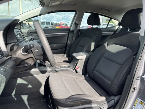 Used 2018 Hyundai Elantra SE image 26