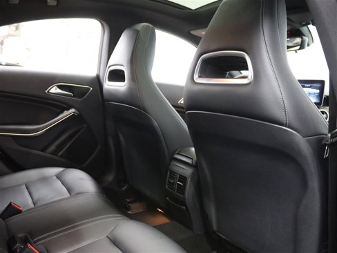 Used 2018 Mercedes-Benz CLA 250 image 21