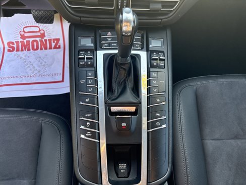 Used 2019 Porsche Macan image 24