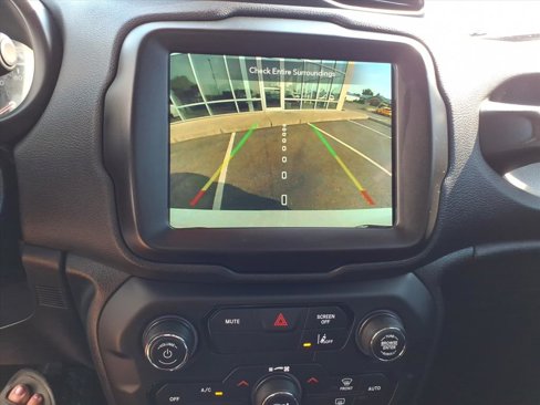 Used 2023 Jeep Renegade Altitude image 17