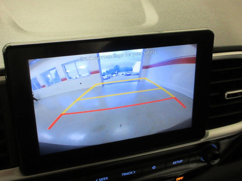 Used 2020 Hyundai Venue SE image 22