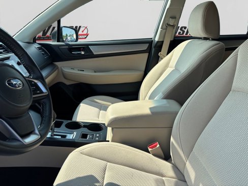 Used 2019 Subaru Outback 2.5i Premium image 9