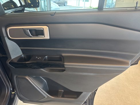 Used 2022 Ford Explorer ST w/ ST Street Pack image 23