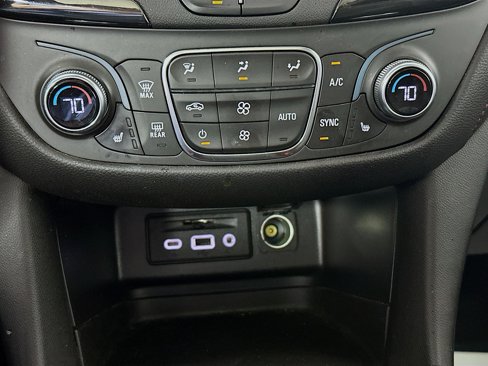 Used 2023 Chevrolet Equinox RS w/ RS Leather Package image 15