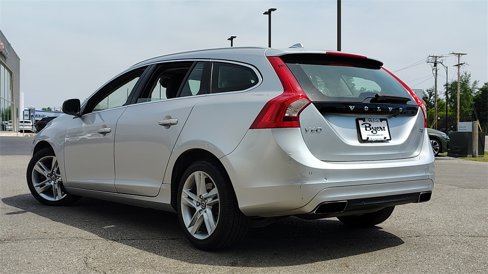Used 2015 Volvo V60 T5 Premier w/ Convenience Package image 4