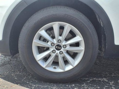 Used 2019 Kia Sorento LX w/ LX Convenience Package image 22
