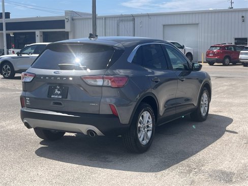Used 2022 Ford Escape SE image 5