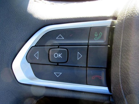 Used 2024 Jeep Compass Limited image 18