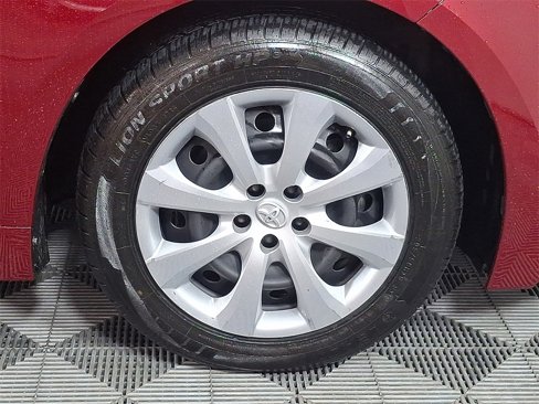 Used 2022 Toyota Corolla LE image 12