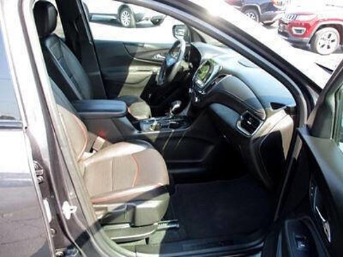 Used 2022 Chevrolet Equinox RS w/ RS Leather Package image 9