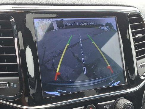 Used 2019 Jeep Grand Cherokee Altitude image 19