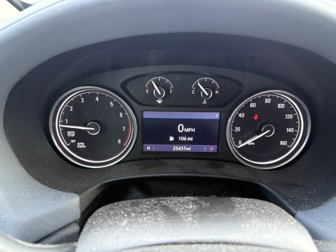 Used 2020 Buick Enclave Essence image 11