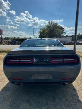 Used 2019 Dodge Challenger SXT image 8