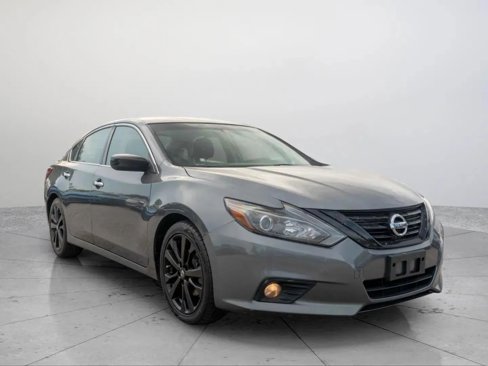 Used 2018 Nissan Altima 2.5 SR w/ SR Midnight Edition image 1