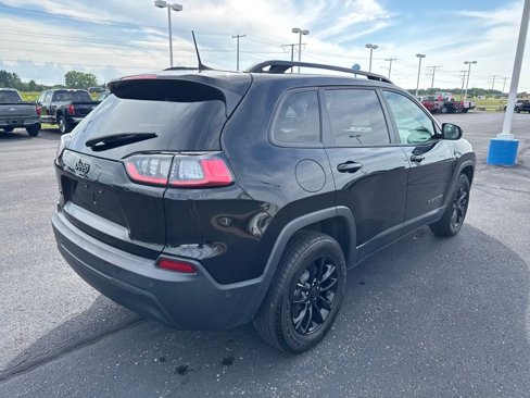 Used 2023 Jeep Cherokee Altitude Lux image 5