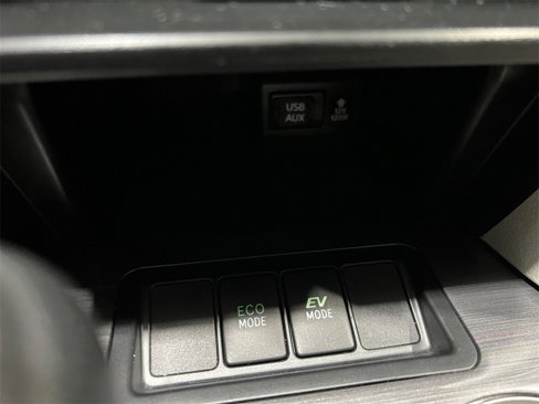 Used 2014 Toyota Camry XLE image 33