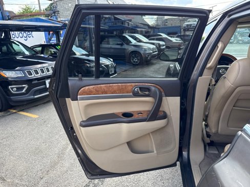 Used 2011 Buick Enclave CXL image 12