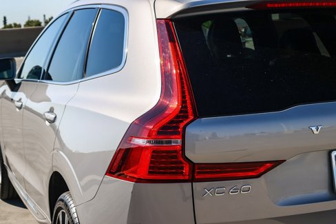 Used 2023 Volvo XC60 B5 Ultimate w/ Climate Package image 7
