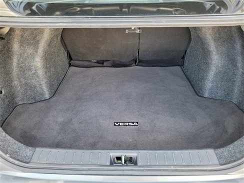 Used 2021 Nissan Versa SV image 26