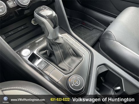 Used 2022 Volkswagen Taos SEL image 28