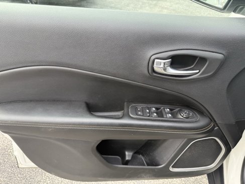 Used 2019 Jeep Compass Sport image 19