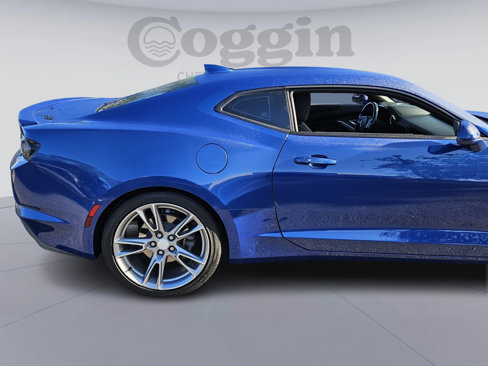 Used 2019 Chevrolet Camaro LT w/ RS Package image 6