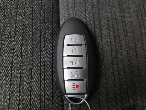 Used 2021 Nissan Rogue SV image 32