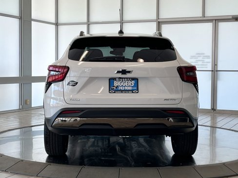 Certified 2024 Chevrolet Trax ACTIV w/ Sunroof Package image 7