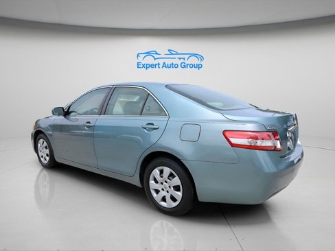 Used 2010 Toyota Camry image 6