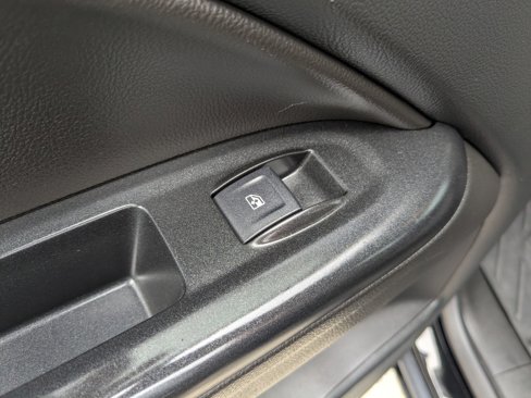 Used 2022 Chevrolet Colorado LT w/ LT Convenience Package image 27