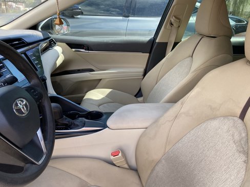 Used 2018 Toyota Camry LE image 9