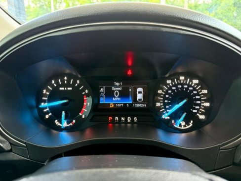 Used 2018 Ford Fusion SE image 16