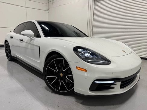 Used 2018 Porsche Panamera image 25