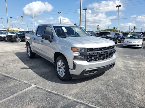 Used 2020 Chevrolet Silverado 1500 Custom w/ Custom Value Package image 3