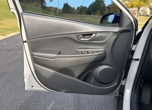 Used 2023 Hyundai Kona SEL image 16