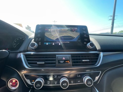 Used 2018 Honda Accord Sport image 18