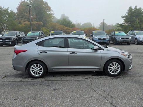 Used 2021 Hyundai Accent SEL image 9
