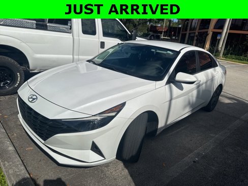 Used 2022 Hyundai Elantra SEL w/ Convenience Package image 1