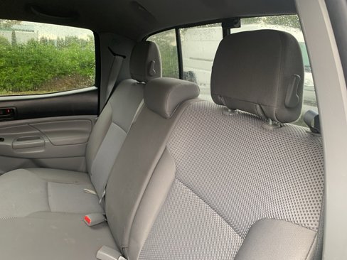 Used 2012 Toyota Tacoma TRD Off-Road image 12